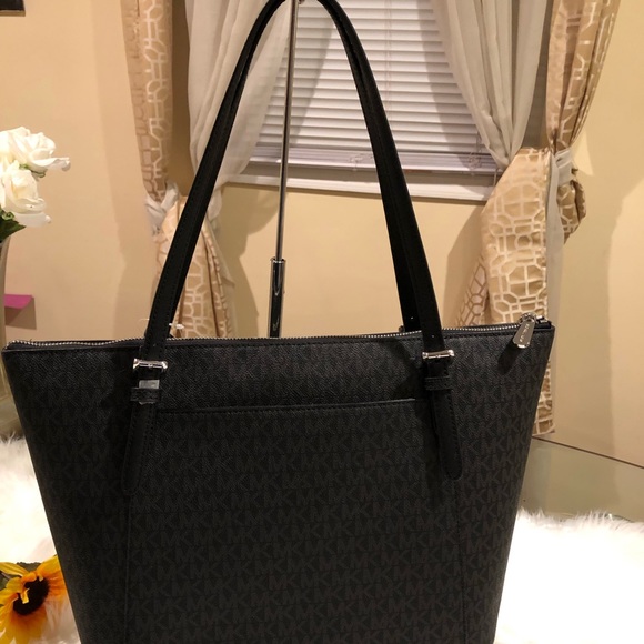 Michael Kors tote - Picture 4 of 8